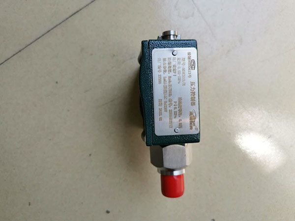 壓力控制器
